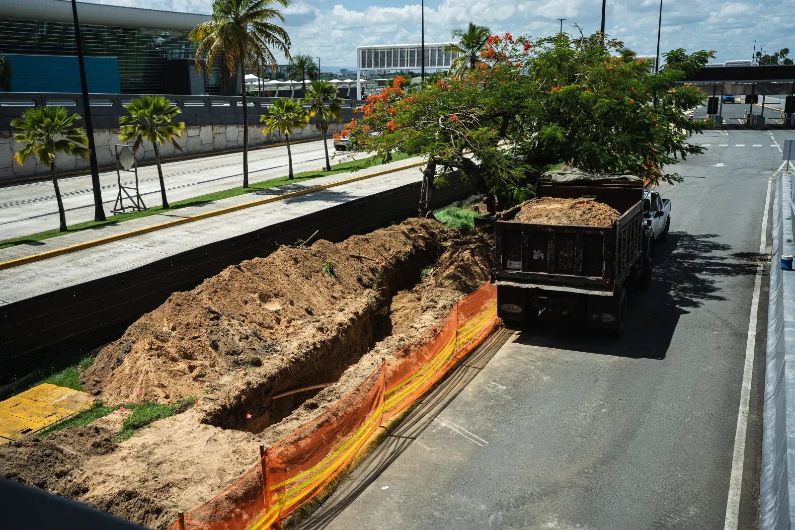 Infraestructura de Carport Solar en el Aeropuerto — 7